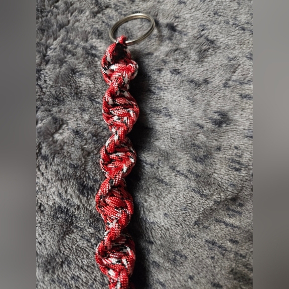 Paracord Keychain Red‎ Black White - Picture 1 of 3